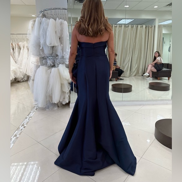 Mother of the Bride/Groom long elegant mermaid navy blue dress - Picture 2 of 4